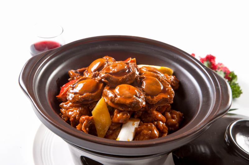 砂锅南非鲍烧柴鸡块图片