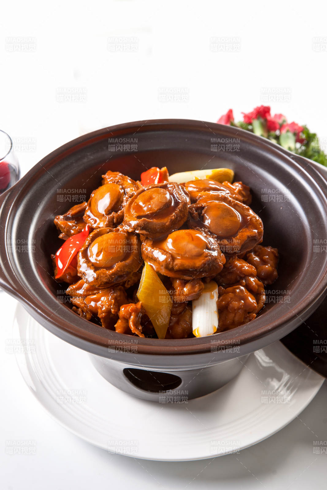 砂锅南非鲍烧柴鸡块图片