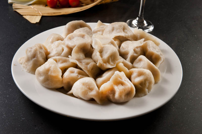 现包手工猪肉白菜饺子图片