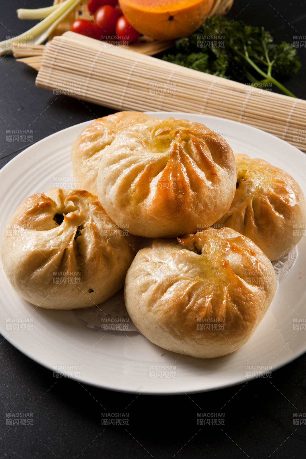 美味炭烤包子图片