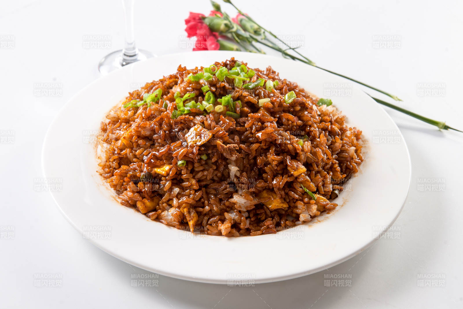 美味酱油炒饭图片