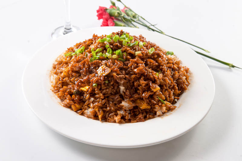 美味酱油炒饭图片
