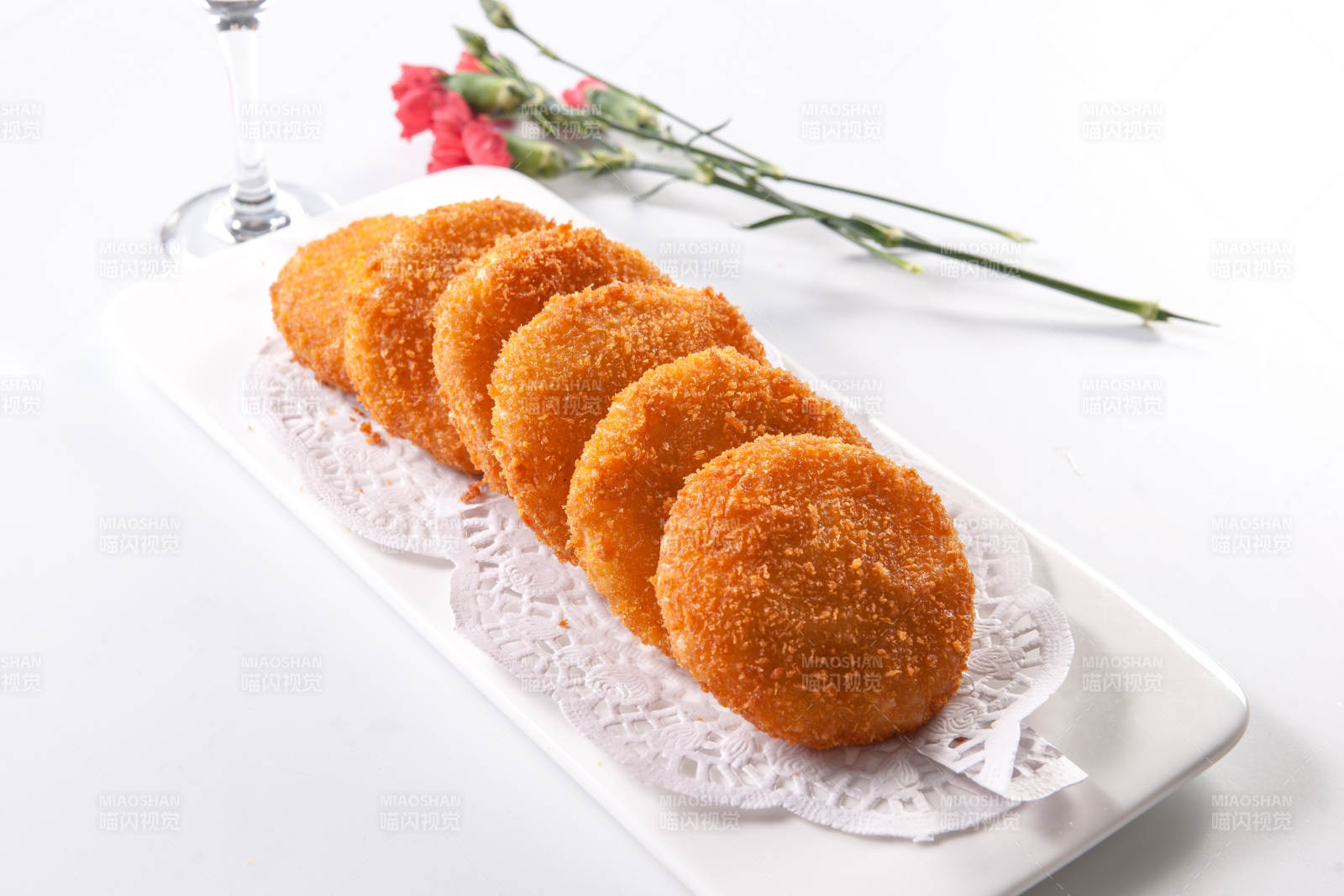 油炸黄金虾饼图片