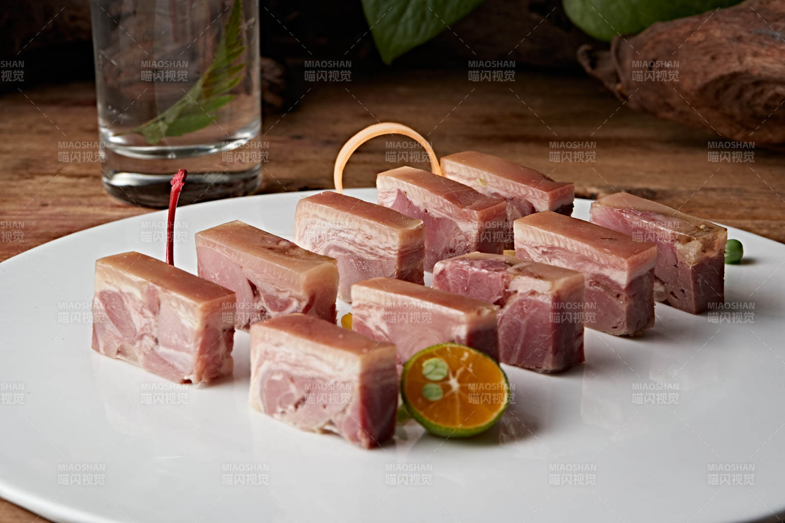 五香压肘花图片