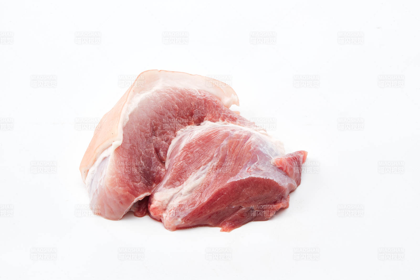 检疫合格的屠宰生鲜猪肉图片