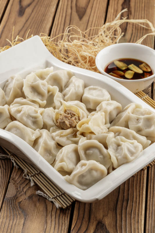 刚出锅的猪肉大葱水饺图片