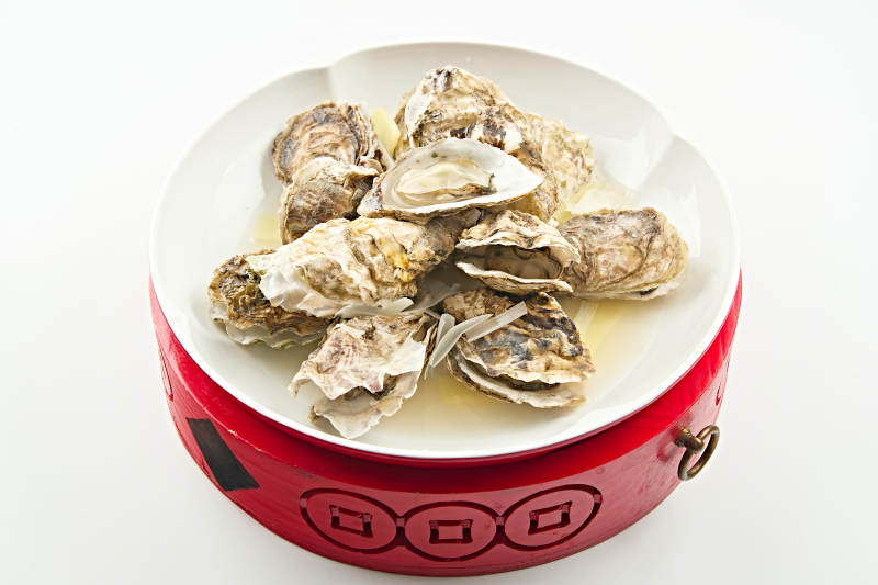 夏季大排档美食蒸大生蚝图片