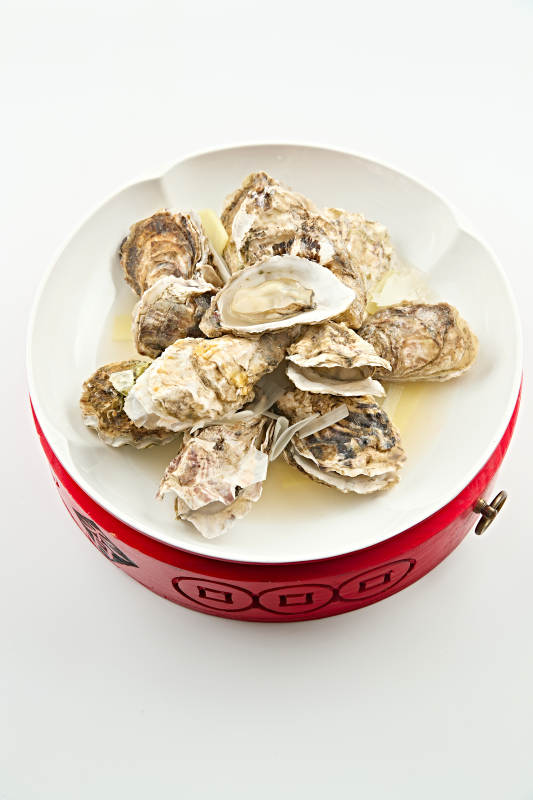 夏季大排档美食蒸大生蚝图片