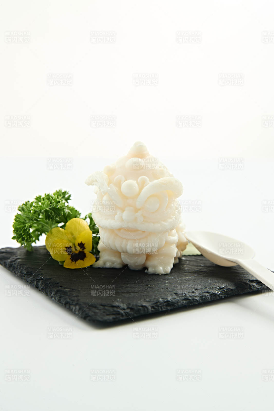 麒麟形态美食摇摇奶冻图片