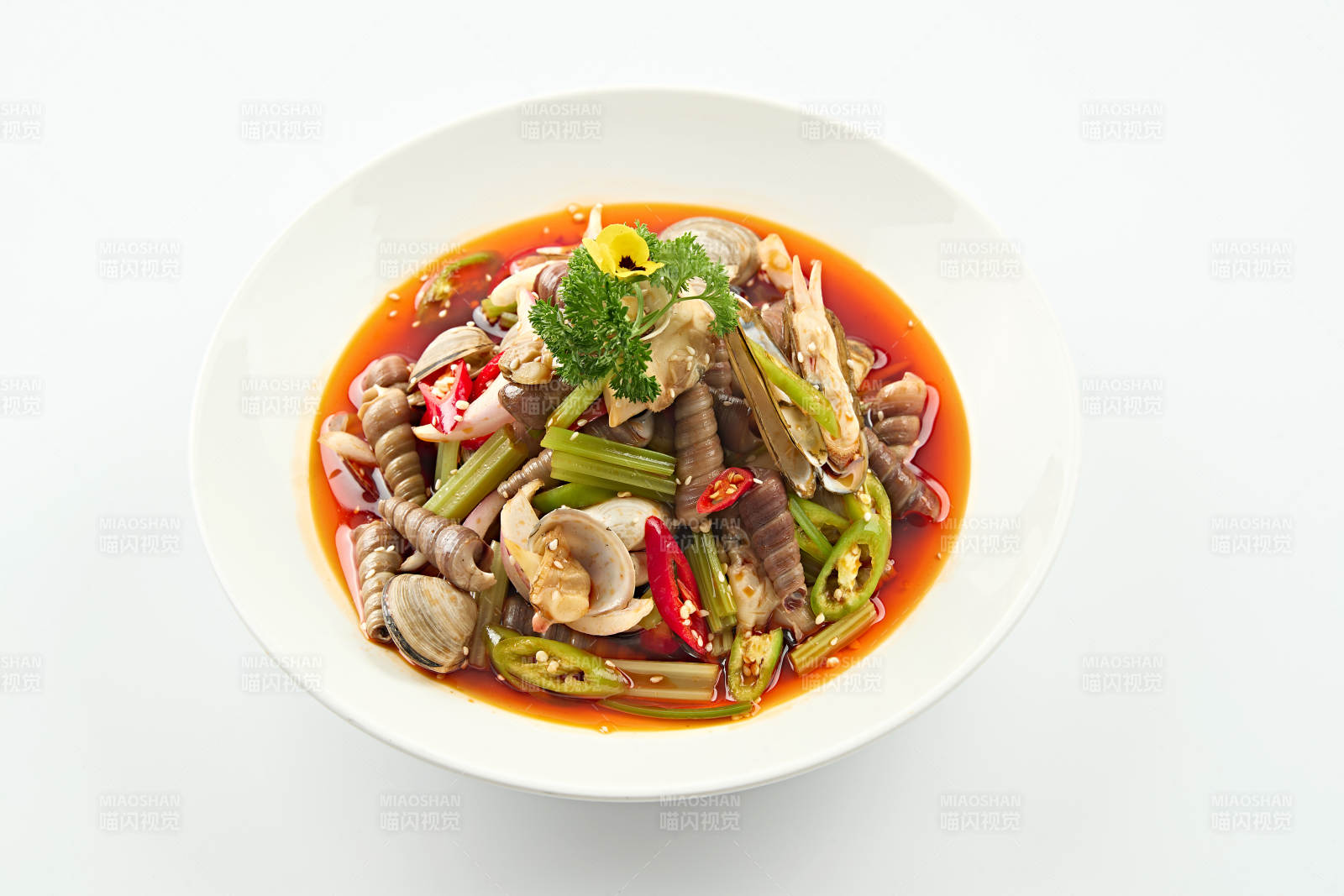 夏季大排档美食红油腌渍小海鲜图片