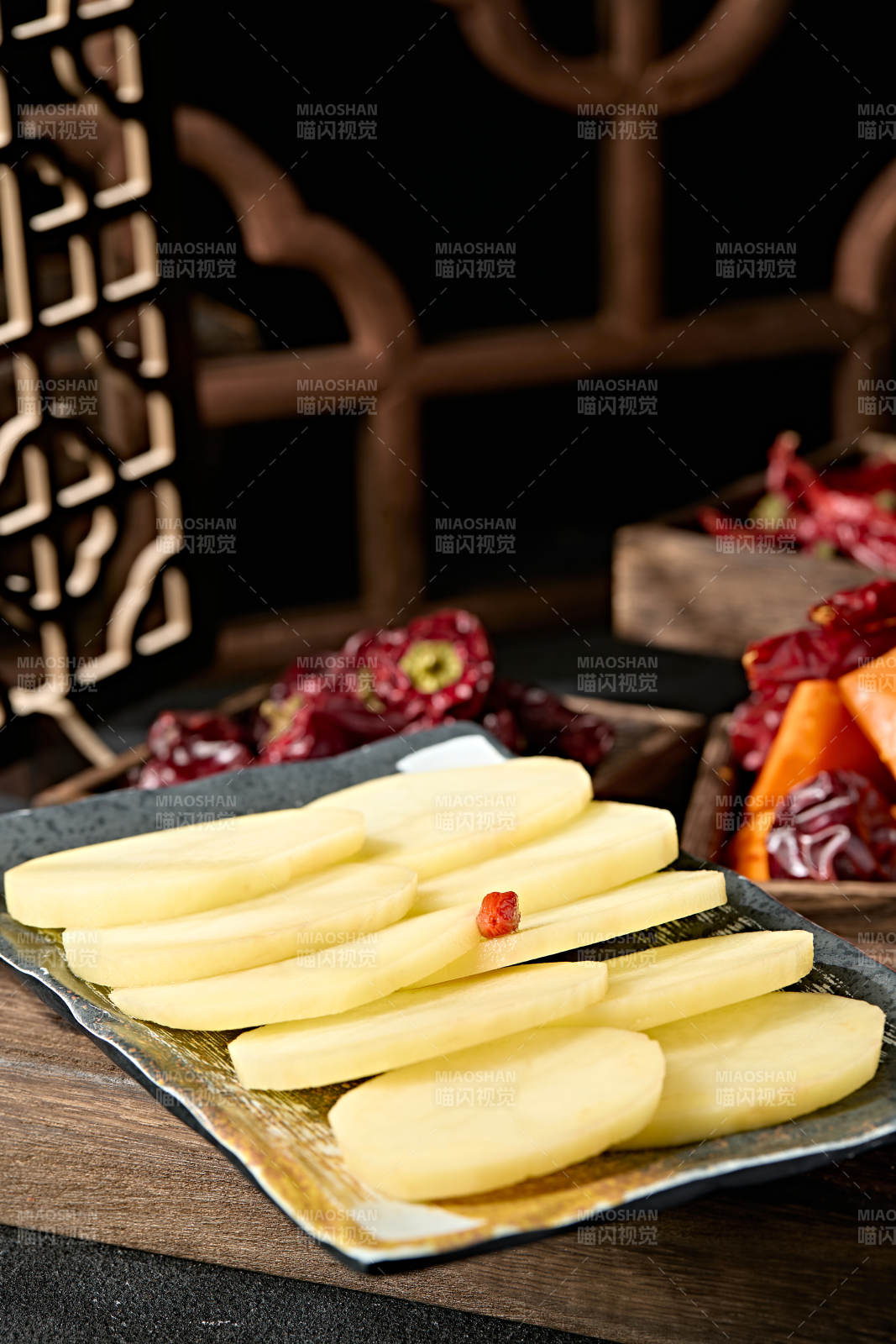 新鲜鲜切土豆片马铃薯片图片