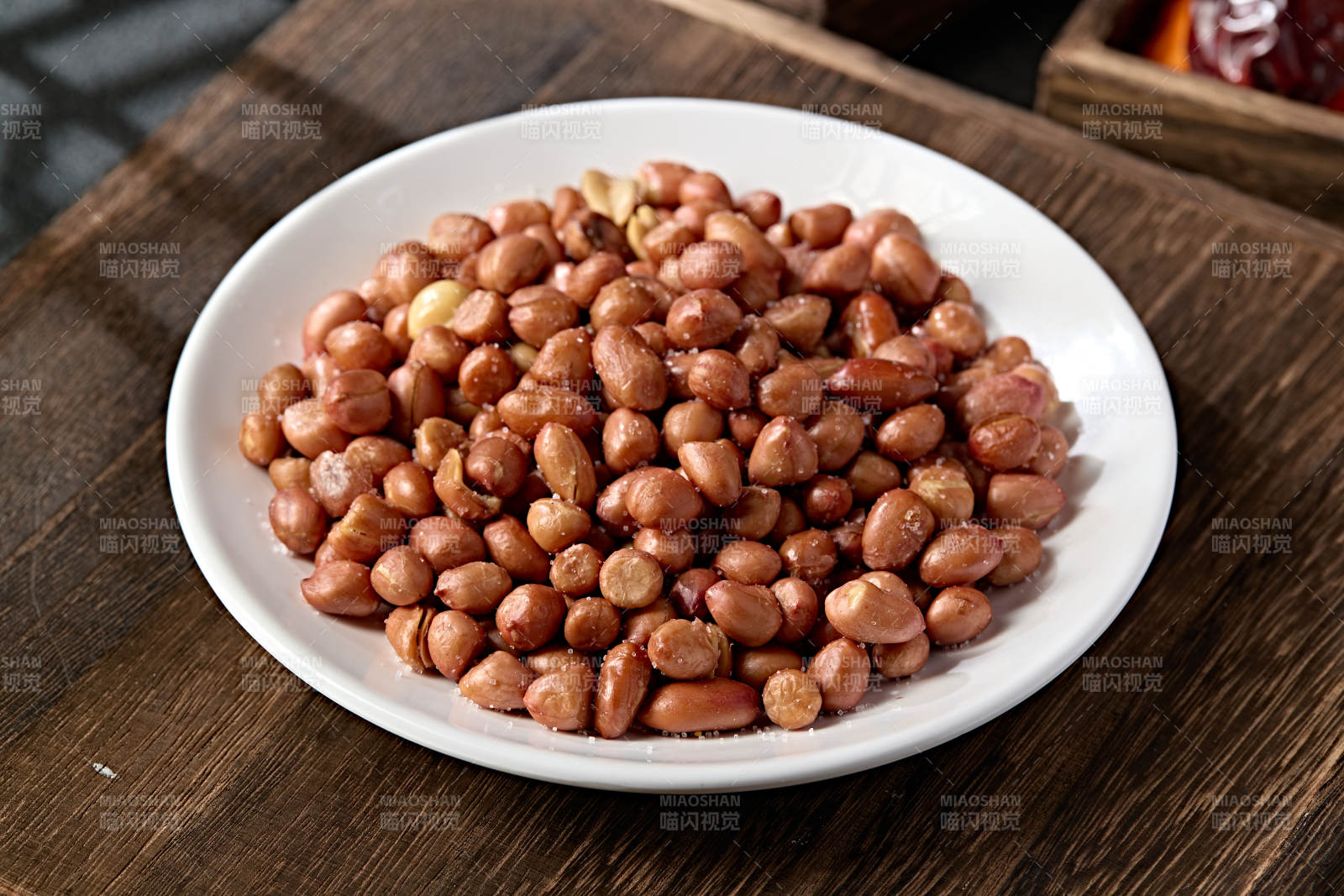 佐酒小吃油炸花生米图片