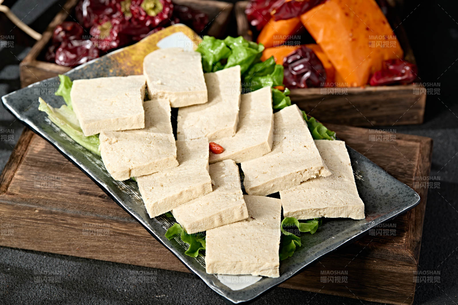 一盘冻豆腐切片图片