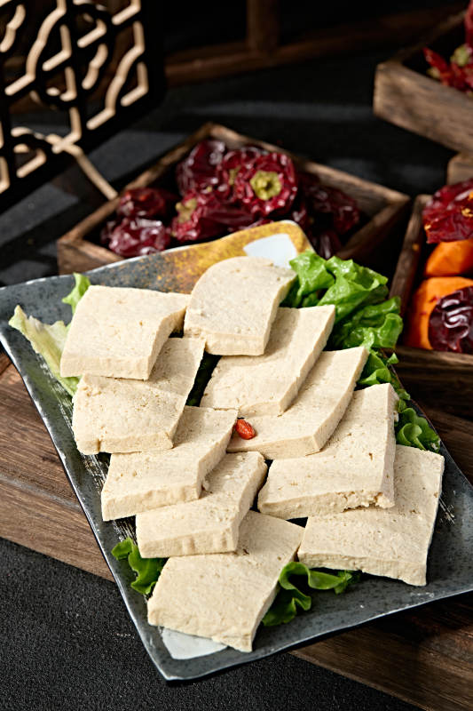 一盘冻豆腐切片图片