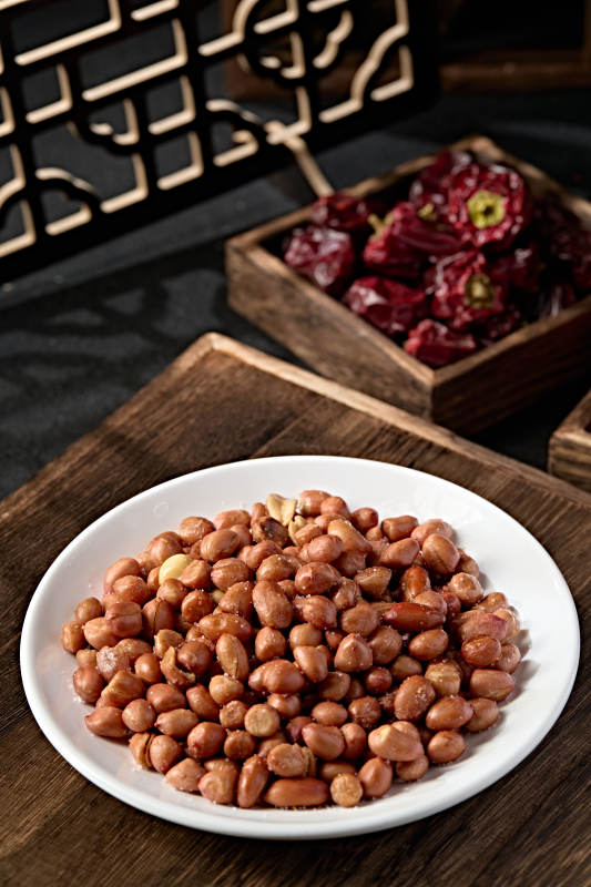 佐酒小吃油炸花生米图片