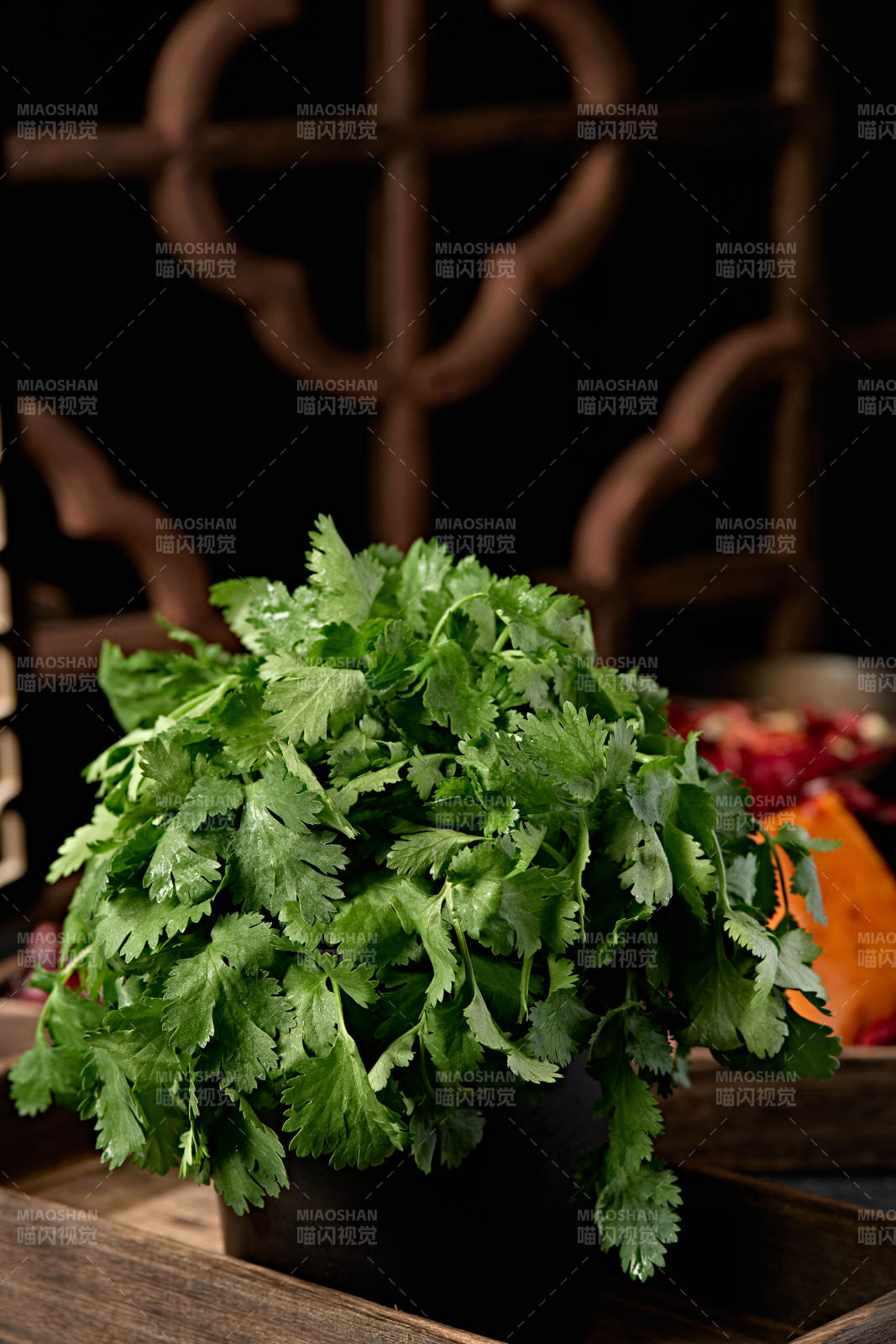 新鲜的火锅食材新鲜香菜图片