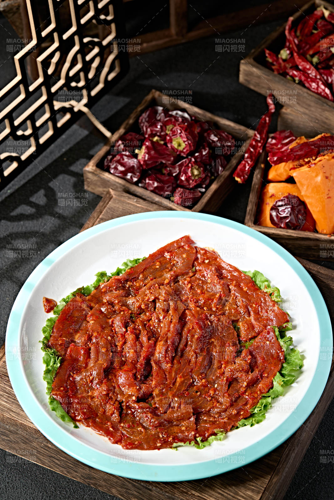 重庆火锅食材麻辣牛肉图片