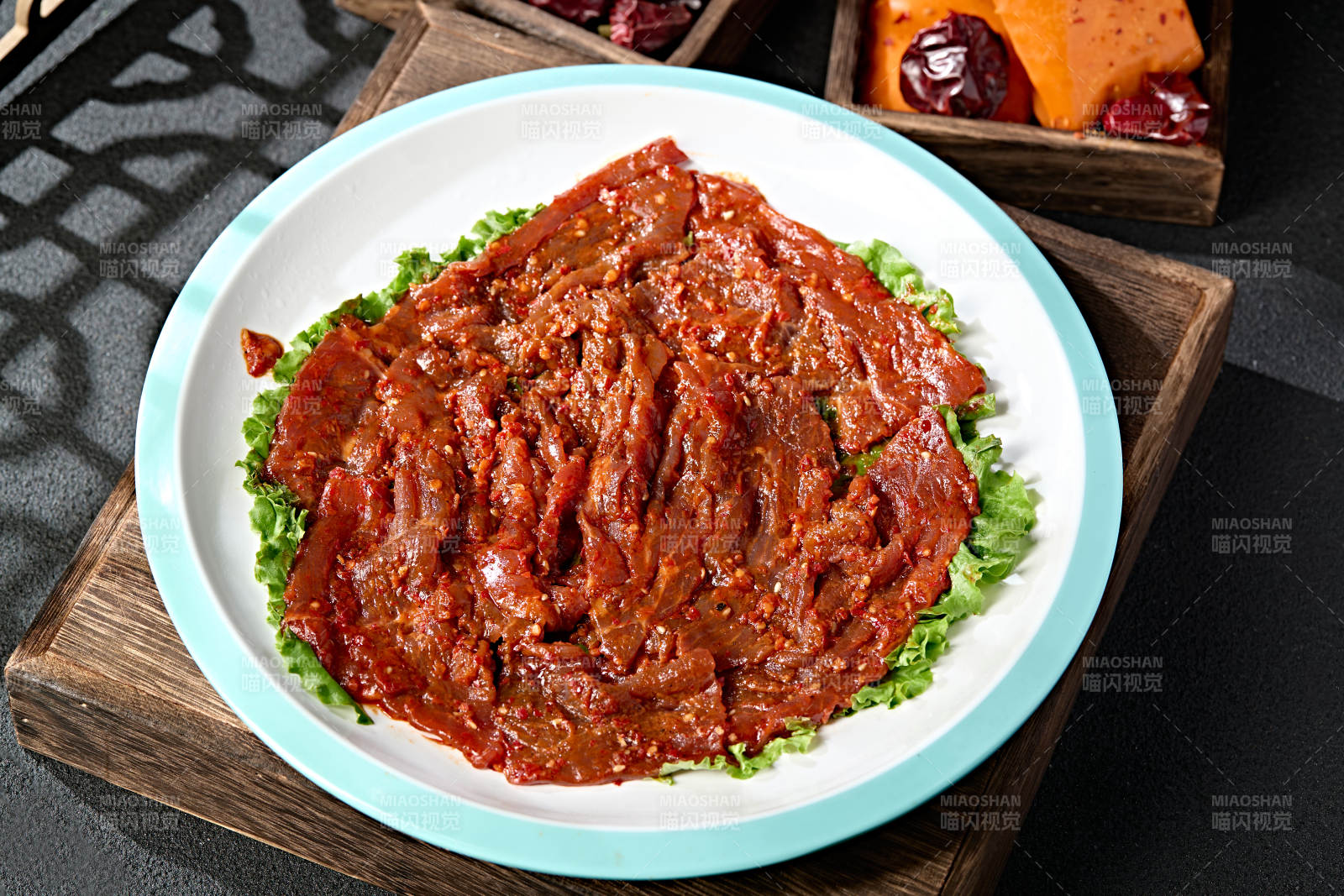 重庆火锅食材麻辣牛肉图片