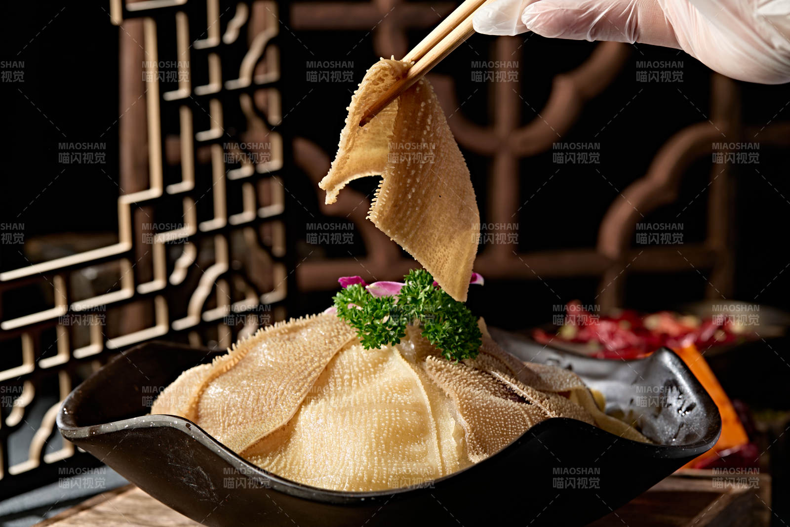 重庆火锅食材鲜嫩大片毛肚图片