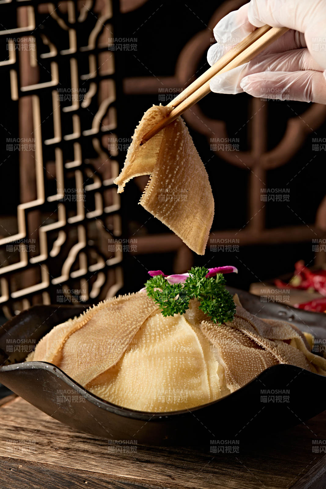 重庆火锅食材鲜嫩大片毛肚图片