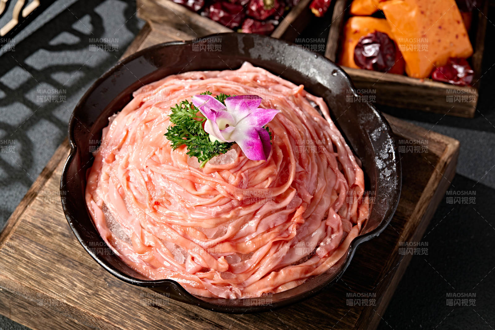 重庆火锅食材鲜嫩鸭肠图片