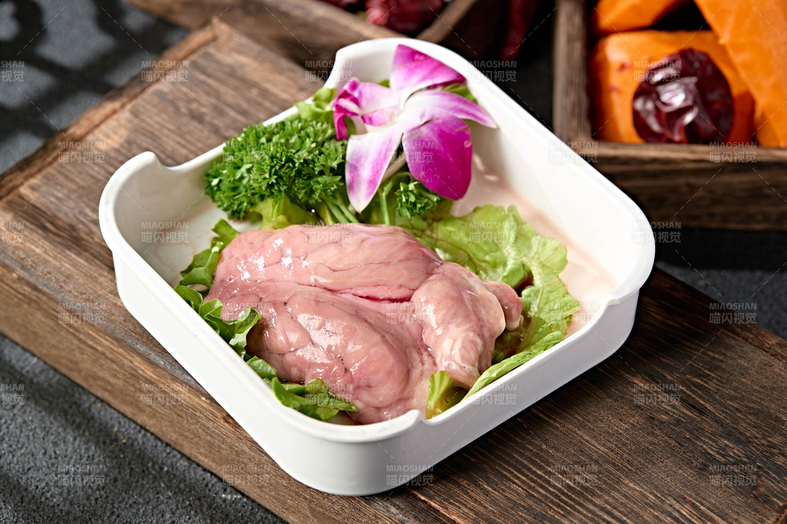 火锅食材鲜猪脑花图片