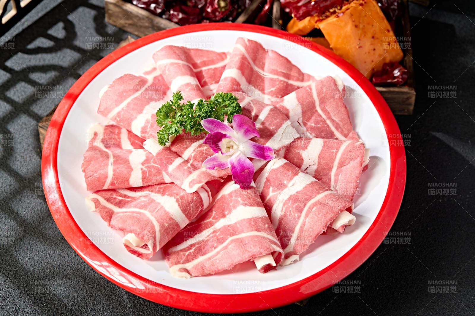 内蒙草原羔羊肉片图片