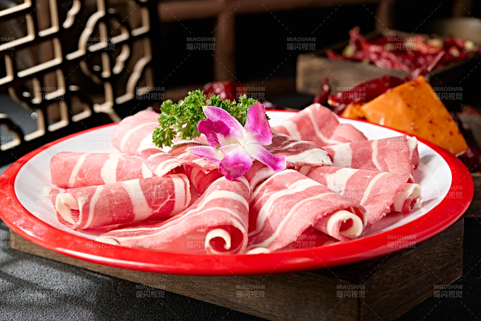 内蒙草原羔羊肉片图片