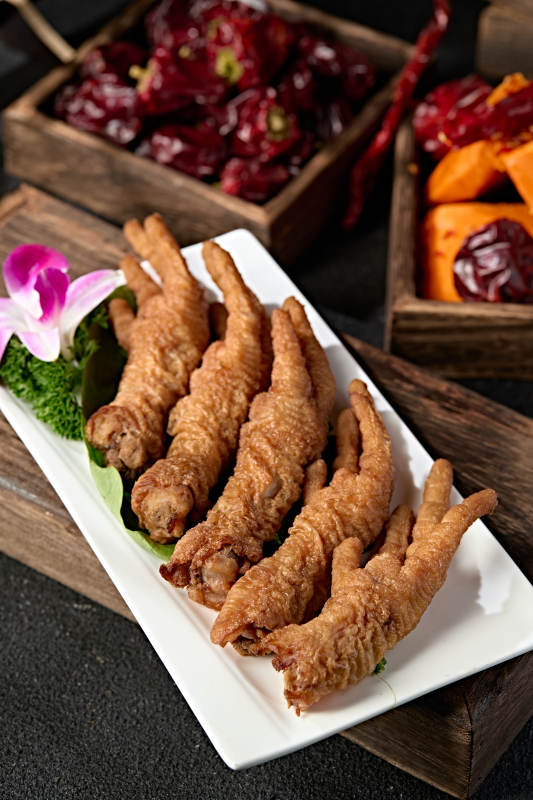 火锅食材涮虎皮鸡爪图片
