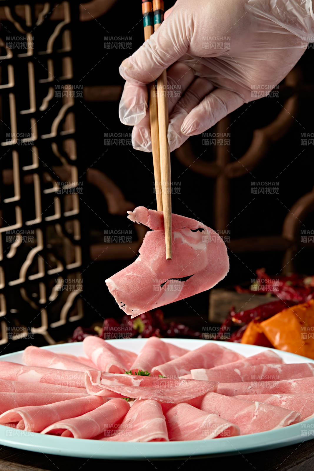 草原羔羊肉卷切片图片