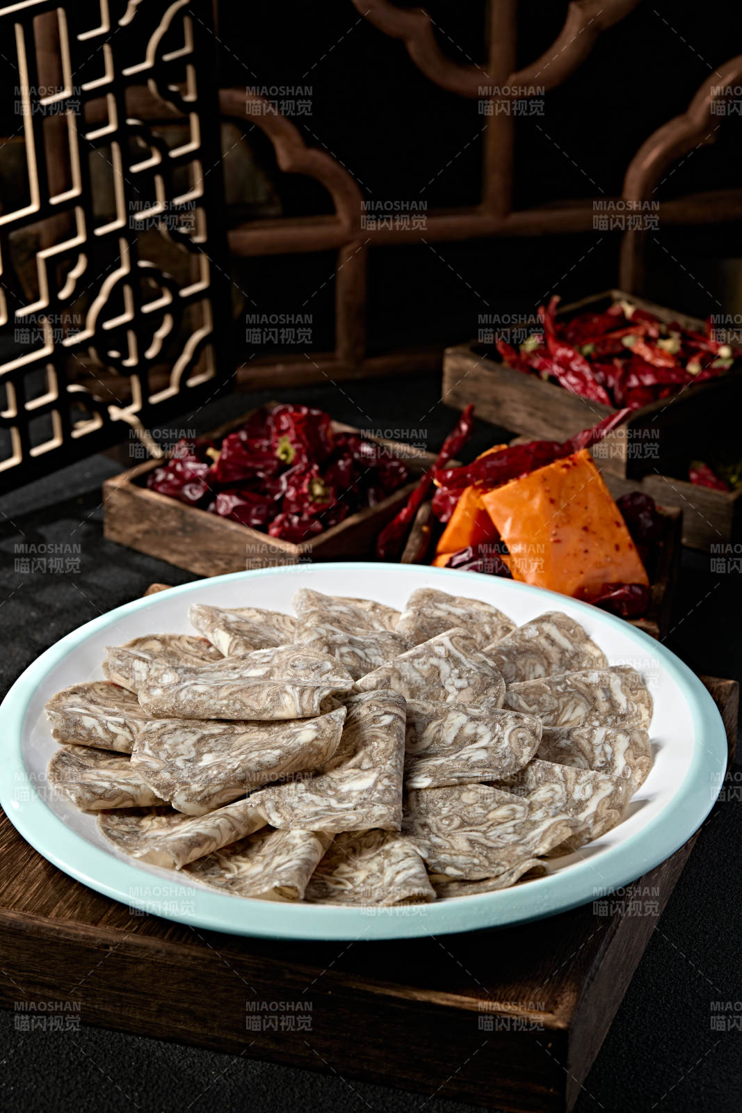 川渝火锅涮品乌鸡肉卷切片图片