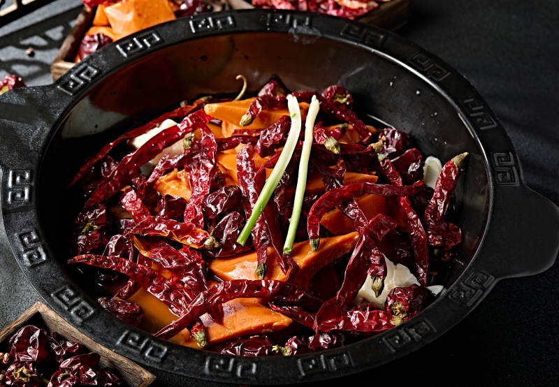 重庆传统牛油麻辣火锅汤底图片