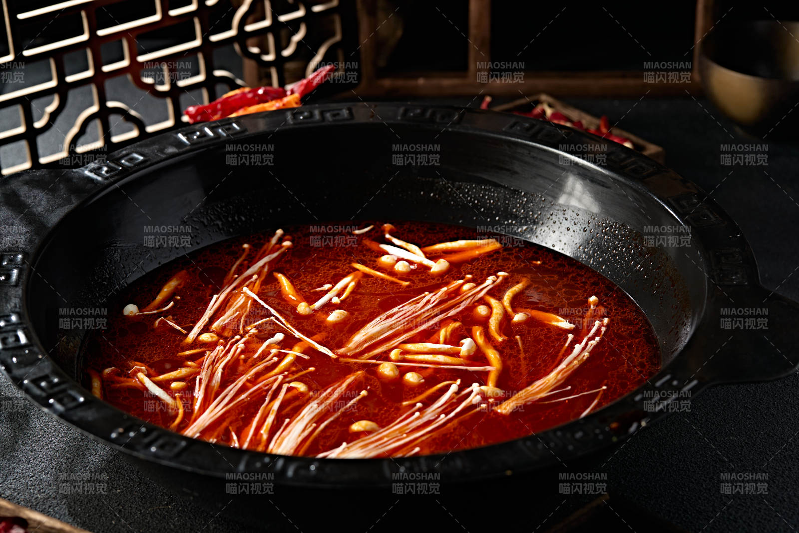 川渝火锅锅底菌菇番茄汤图片