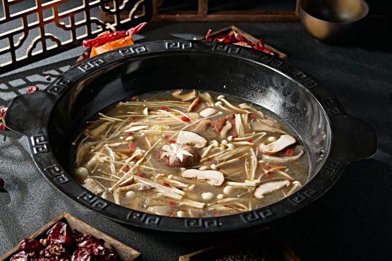 美味火锅锅底山珍菌汤图片