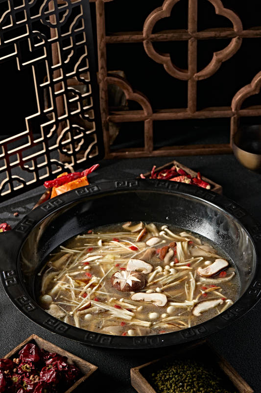 美味火锅锅底山珍菌汤图片