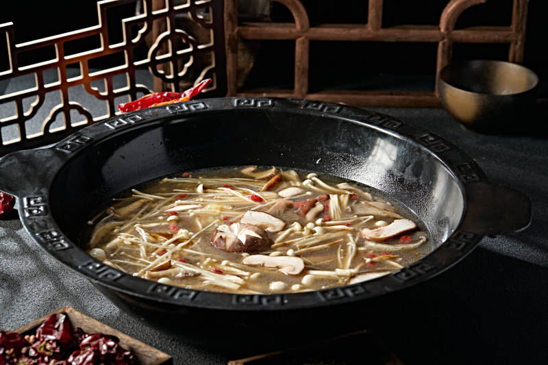 美味火锅锅底山珍菌汤图片