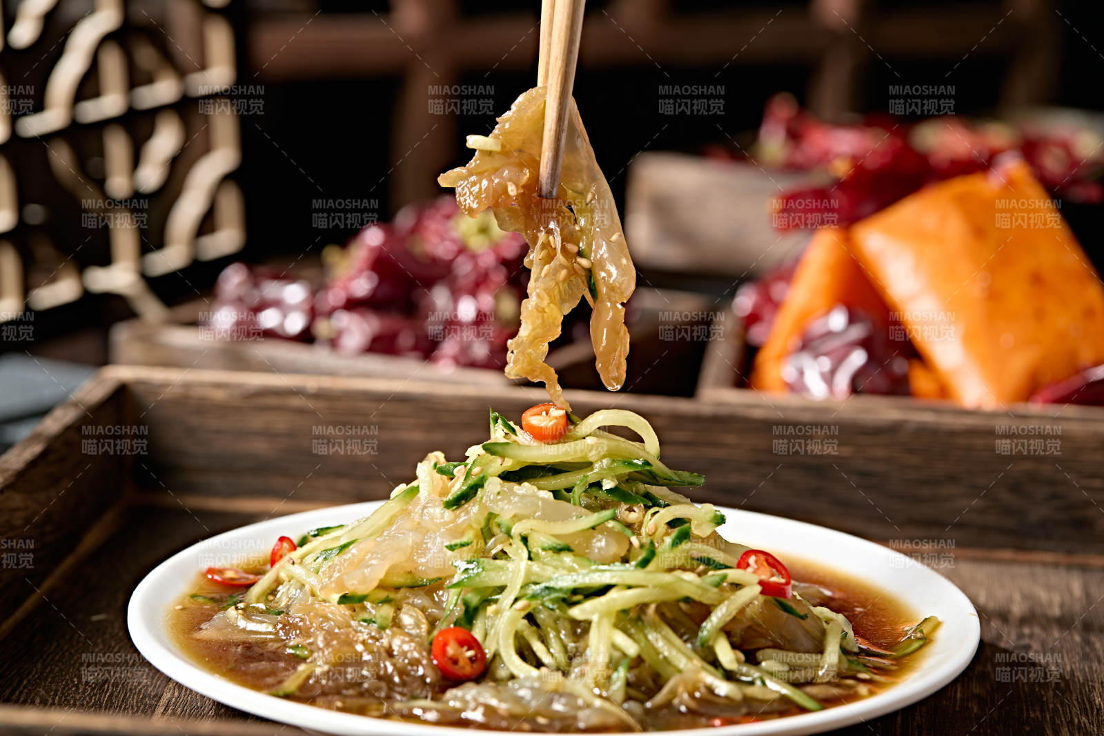 老醋拌黄瓜丝拌海蜇皮图片