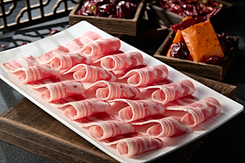 涮肉食材草原羊肉卷切片图片