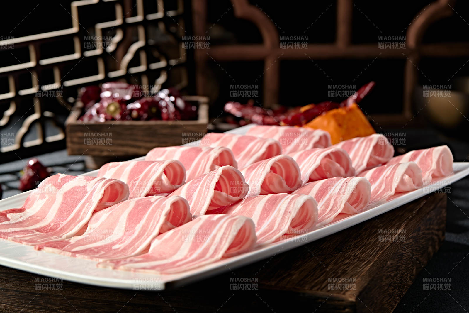 涮肉食材草原羊肉卷切片图片