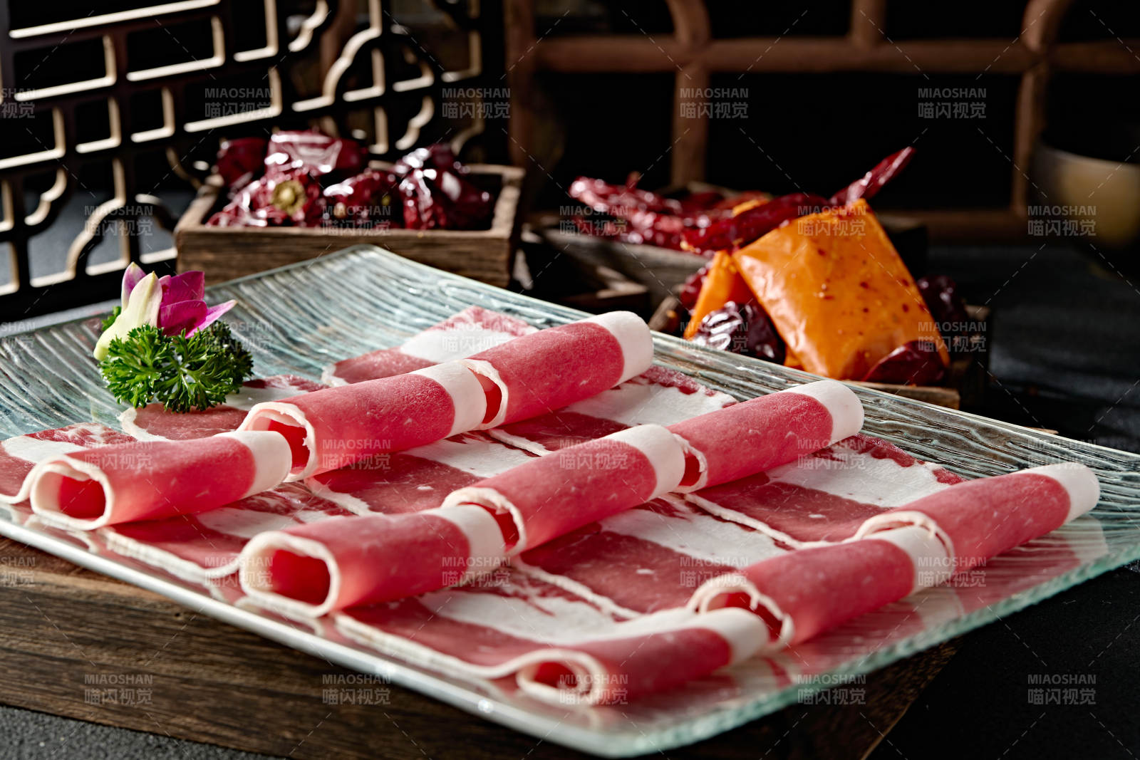 极品火锅食材安哥拉牛肉肥牛切片图片