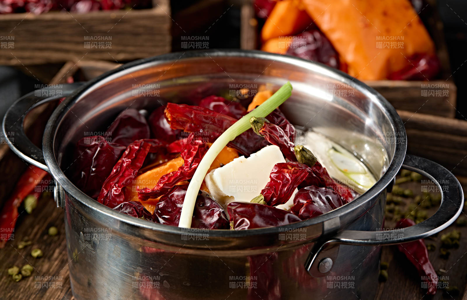 迷你小火锅汤底麻辣牛油锅图片