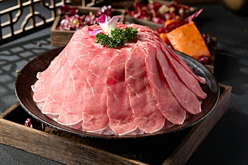 火锅食材草原牛脊肉切片图片