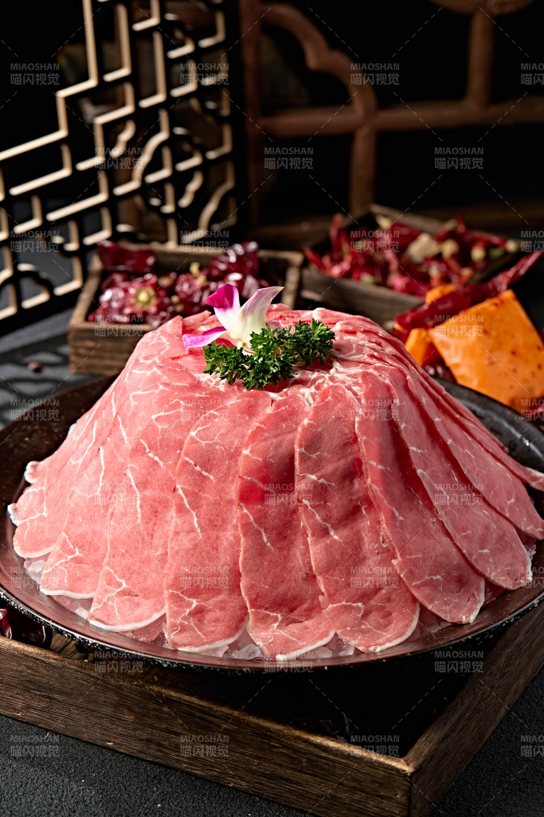 火锅食材草原牛脊肉切片图片