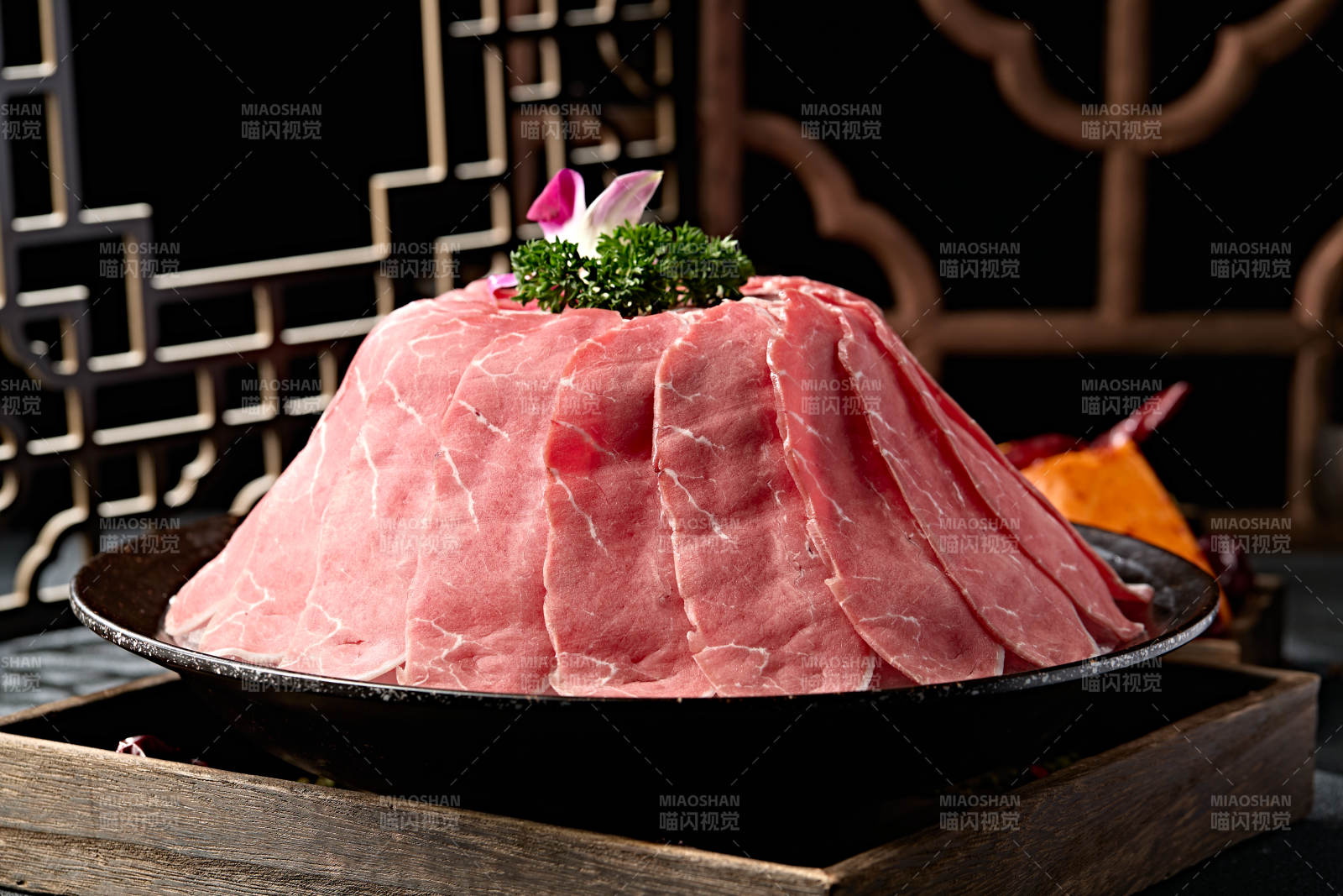 火锅食材草原牛脊肉切片图片