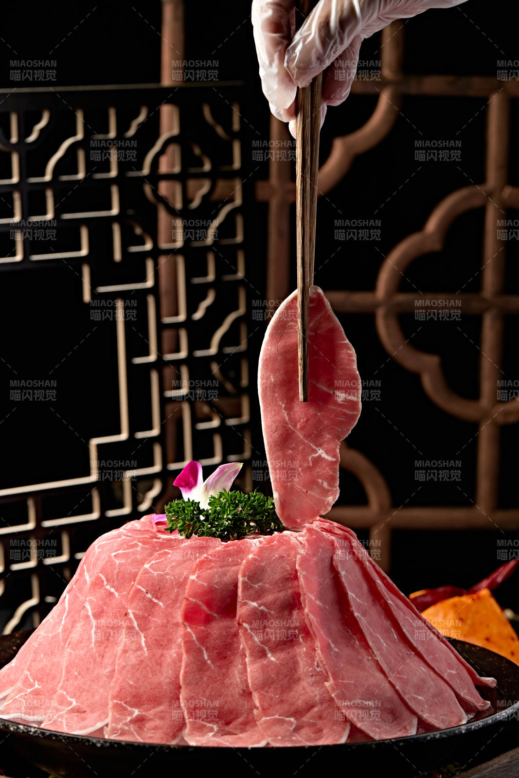 火锅食材草原牛脊肉切片图片