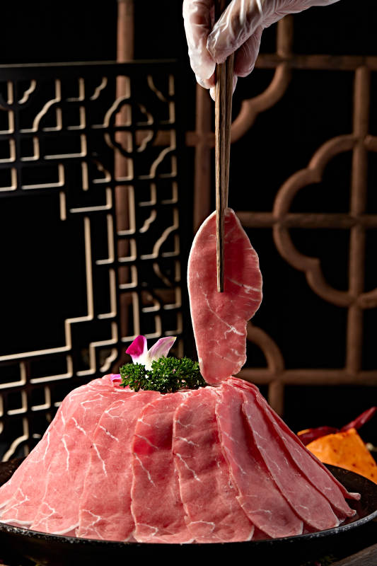 火锅食材草原牛脊肉切片图片