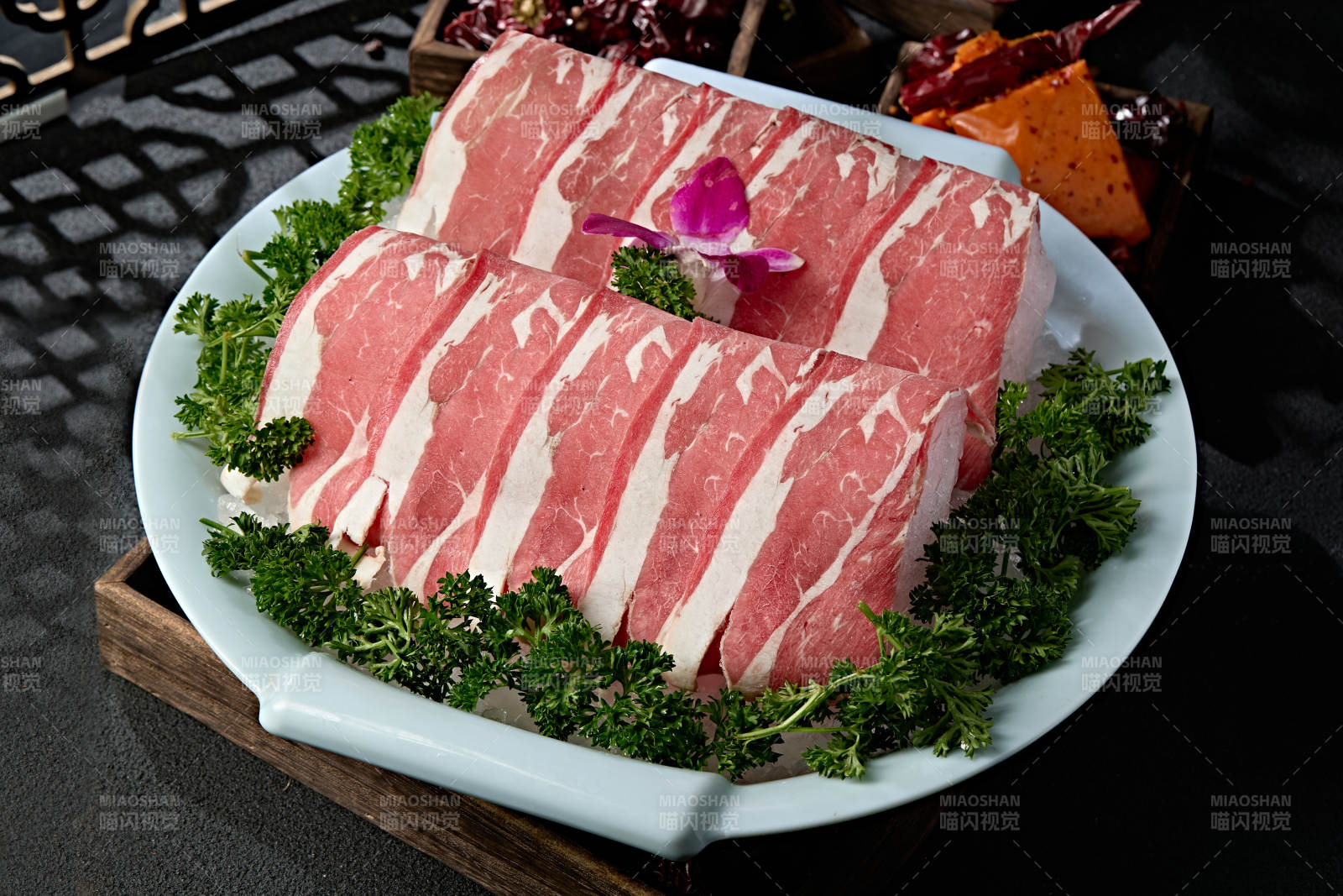 极品火锅食材上脑和牛切片图片