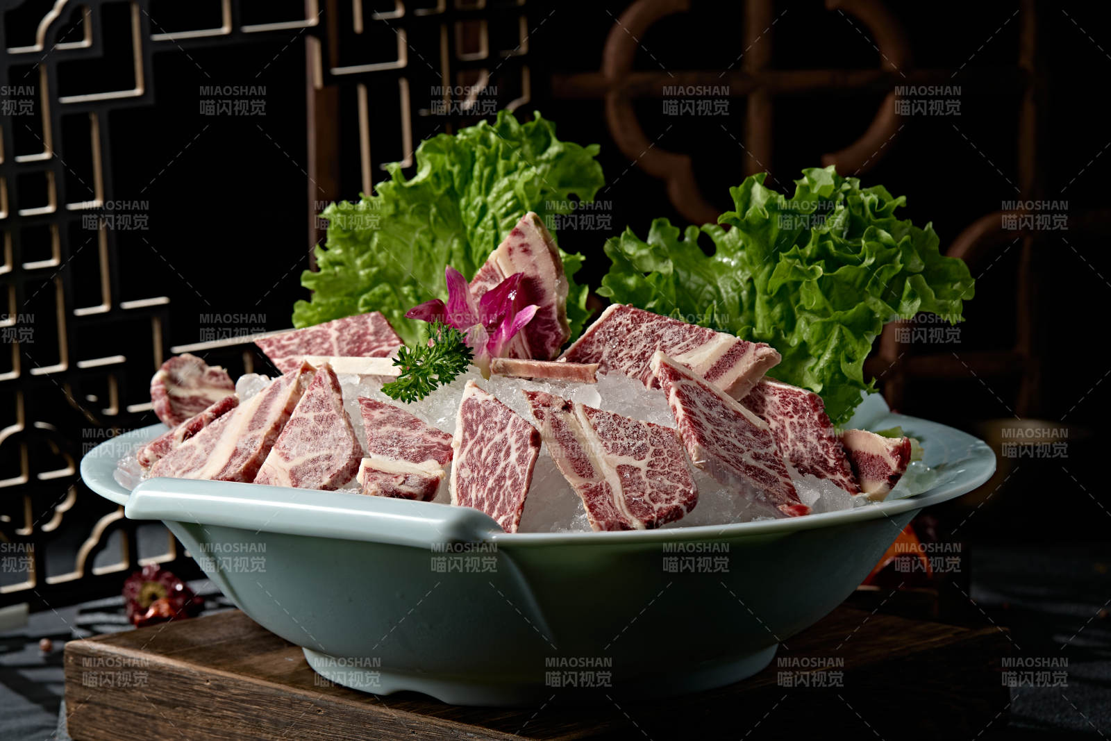 火锅涮肉食材雪花牛仔骨图片