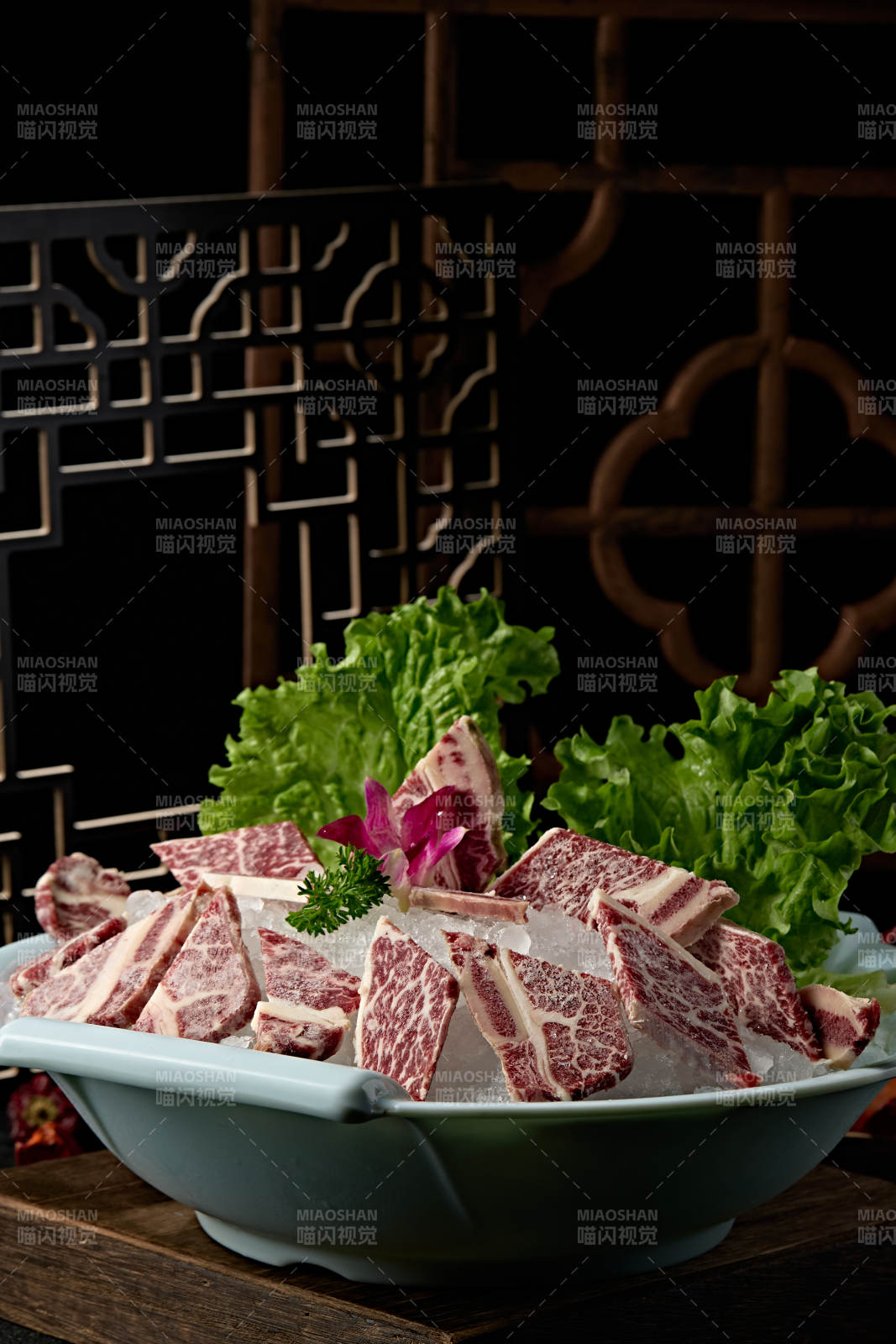 火锅涮肉食材雪花牛仔骨图片