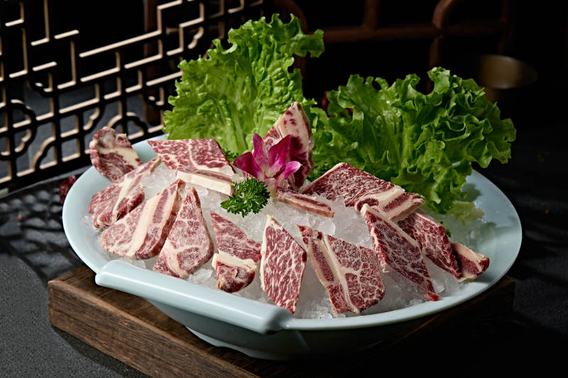 火锅涮肉食材雪花牛仔骨图片